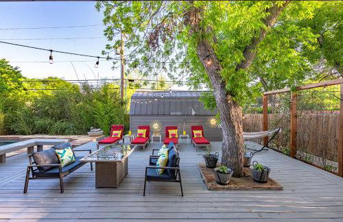 Serene POOL & Firepit in Stunning Home By Airport - Foto 67