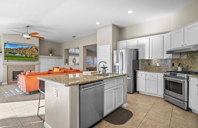 La Quinta Desert Haven Luxe Stay w/ Private Pool, Hot Tub, Pool Table - Foto 18