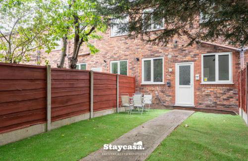 Spacious 2BR Home w Garden 2-Min Walk to Town - Foto 3