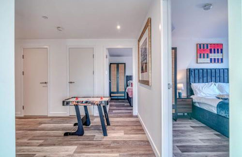 2-BR Flat - City & Town Centre View -1 Minute to Train & Tram Station - Sleeps 5 - Foto 18