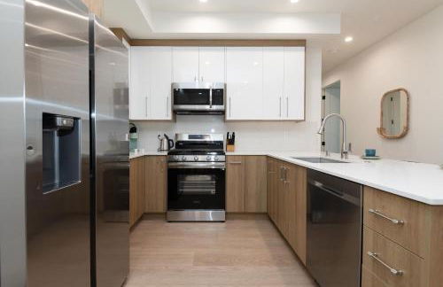 Stylish Apartments in Glendale with Free Parking - Foto 21