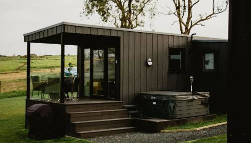 Luxury Glamping Pod sleeping 4 with 2 bedrooms and Private Hot Tub BBQ Ballycastle North Coast Pod 1 - Foto 2