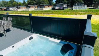 Laburnum Lodge with Hot Tub - Foto 5