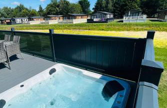 Laburnum Lodge with Hot Tub - Foto 5