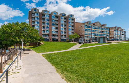 Community Pools and Beach Smith Mountain Lake Condo - Foto 40