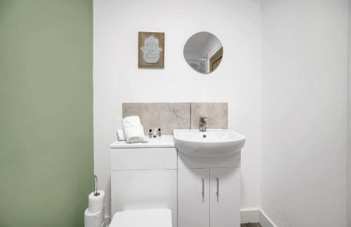 Spacious & Stylish - Free Parking - Fast Wifi - Foto 24