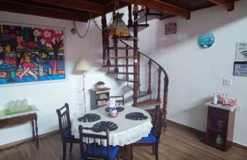 Casa Rosa de Peruíbe - Casa de Temporada 3 dormitórios, 10 hóspedes, piscina, wi-fi, netflix, 800 metros da praia - Photo 7