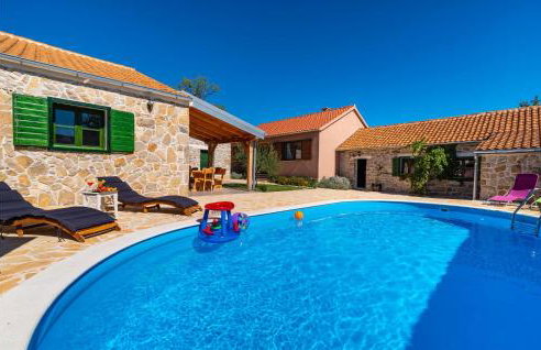 4 Bedroom Amazing Home In Benkovac - Foto 1