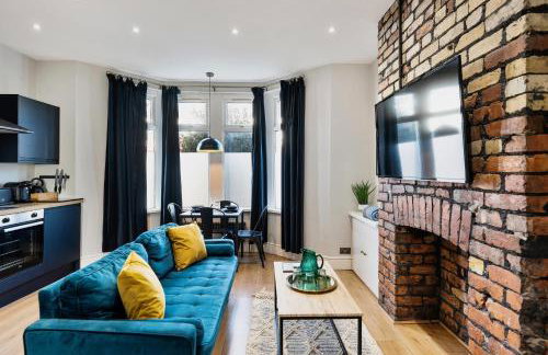 Stylish modern apartment near the city centre with nearby off-road parking - Foto 8