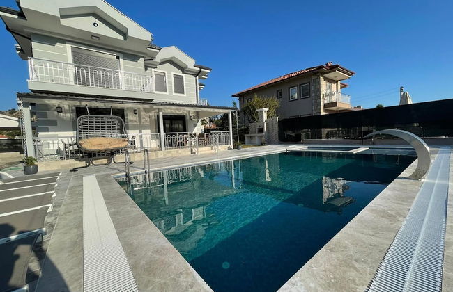 Inviting 4-bed Villa Lina With lux Pool - Photo 11