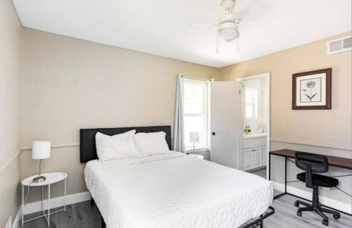 4 Bed 3 Bath House, Spacious, Smart TVs in all rooms, Whole house to yourself - Foto 29