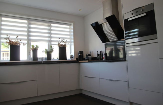 Modern Holiday Home With Veranda in Limmen - Foto 5