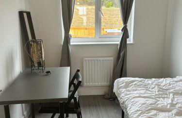 Modern 4 Bed - 2.5 Bathroom Home - Foto 10