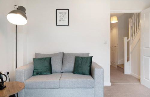 NEW! Stylish 2-Bed Home by Stay With Us, Ideal for Families, Sleeps 4! - Foto 19