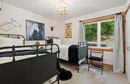 Rustic A-Frame Chalet with Hot Tub & Scenic Views in Mount Jackson, Virginia - Photo 33