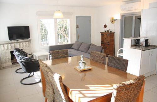 Charming seafront villa - Photo 13