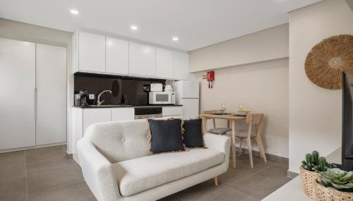 Central Apartment Steps From Beach - Photo 3