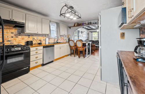 Romantic Colonial Hideaway in Historic Downtown - Pet Friendly - Foto 20