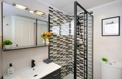 Stunning Views Guaranteed - Photo 7