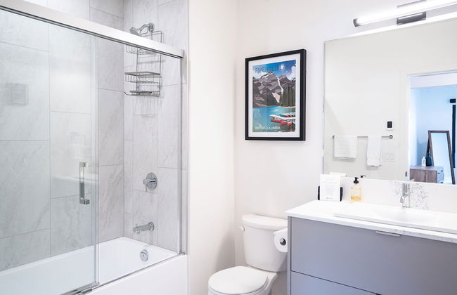 Huckin' Harry's by Revelstoke Vacations - Photo 36