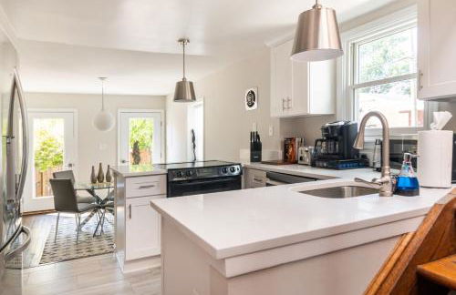 King Bed & Fenced Yard - Floyd's Freedom- Book Now! - Foto 3