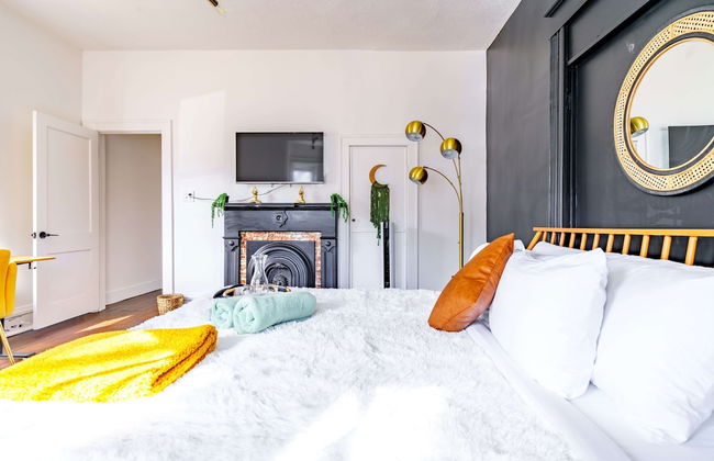 NEW Luxe Pet Friendly Free Parking Downtown - Foto 72