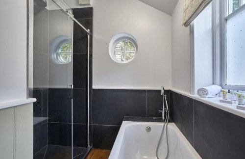 The Old Post Office Private Parking & Garden - Foto 15