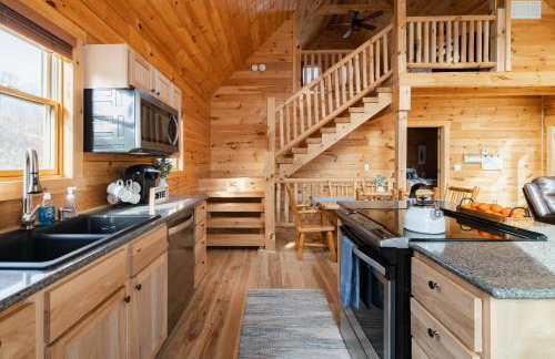 Family Friendly ~ Hocking Hills Cabin ~ Close to Caves, w/Wifi - Foto 6