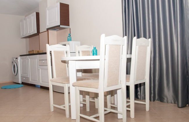 Parva linia adres Regina mare Tsarevo - Foto 9