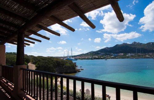 [Terrace on Porto Cervo] Swimming pool & private beach - Foto 24