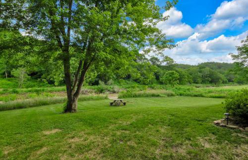 30 Mins to Boone, Fire Pit, Hot Tub, 3 porches, Dogs OK - Photo 27