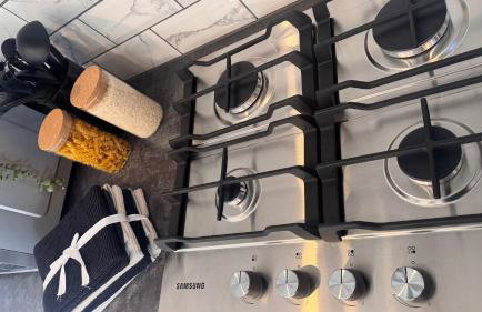 Penthouse Loft Suite in Putney, PS5, 60"TV, Netflix, Sleeps 6, ideal for relocators and professionals - Foto 21