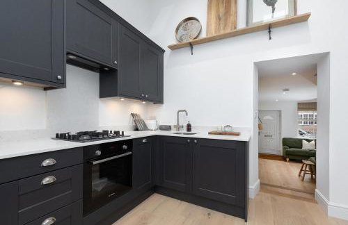 Luxurious renovated cottage with log burner - Photo 6