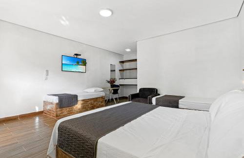 Sítio com Churrasqueira, Piscina, Lago e Natureza - Foto 13