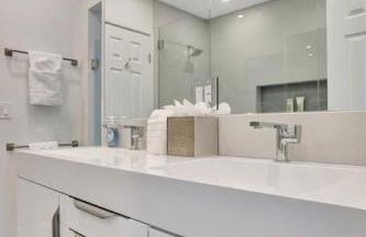 Lakefront Family Fun Home with Private Dock 3BR 2B - Foto 50