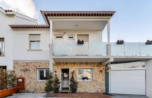 O Lar de Laura Casa familiar para escapada tranquila con piscina y sala de juegos cerca de Vigo - Foto 5