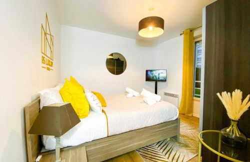 The Golden House * Parking * Garden - Foto 3