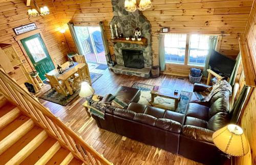 Breath of Heaven Cabin- Hot Tub, Deck, Pond, PETS - Foto 6