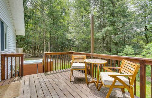 Cozy Swan Lake Apt with Grill and Private Yard - Foto 19