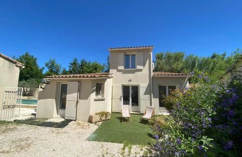 La maison en couleurs 3 étoiles, du calme à 10 minutes d'Avignon - Foto 1