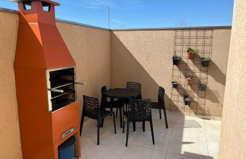 flat em Olímpia com churrasqueira - Foto 4