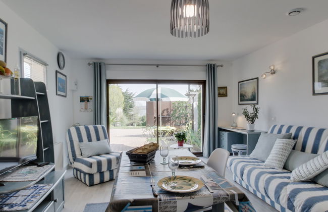 Apartment in La Richardais with garden - Photo 8