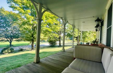 Spooner House - Photo 3