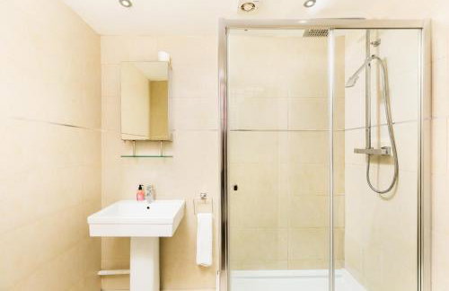 High End Luxury Townhouse in JQ, 4 Bedrooms, Flat screen TV in all rooms, Free Parking, Near Birmingham City Centre DEPOSIT REQUIRED - Foto 30