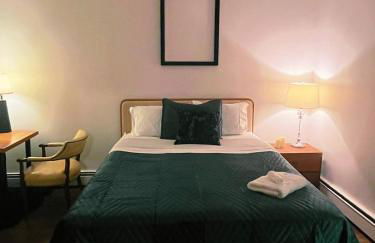 Ironbound 4 bdrm Industrial Suite! FREE parking - Photo 6