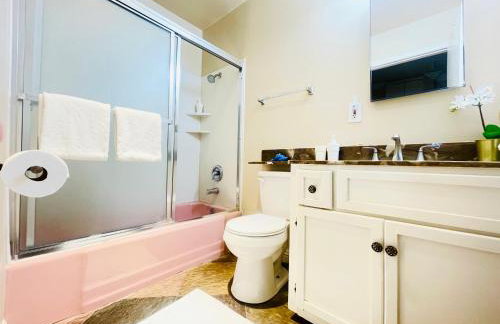 GREAT FOR BUSINESS & FAMILY TRIPS 3BD 2BA close to DESNEYLAND, FREE PARKING - Photo 18