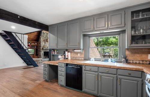 Echo Point - Pet-Friendly! Cozy Cabin Located Near Duncan Bridge Marina! - Foto 8