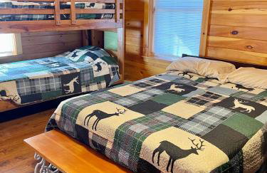 Spacious Salmon River Waterfront Lodge for 6 - Foto 29