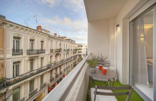 FRGK Victoria 4 Central Cannes 1BR Terrace, AC & Ultra-Fast Wi-Fi - Photo 4