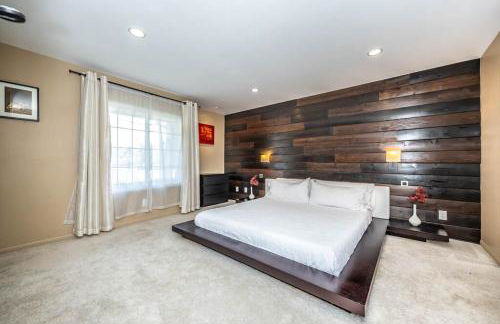 Luxury 3BR with Cabana Oasis Pool & Style - Foto 10